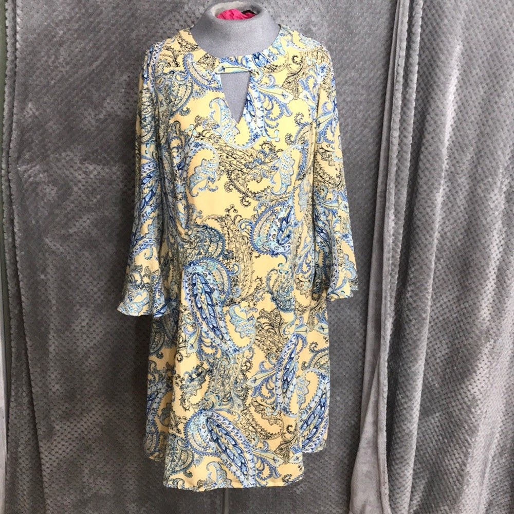 Paisley dress zip back. Bell sleeve.Est 1846